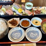 地魚料理 たかのや - 全品長井港水揚げの地魚定食¥2800