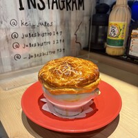 牡蠣と魚介のパイ包みスープ