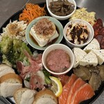 洋食堂 またたび - 人気な前菜盛り合わせ