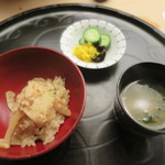 懐石料理 桝田 - 松茸の炊き込みご飯と青さと豆腐の味噌汁、漬物