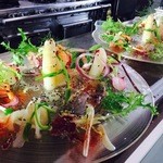 悦  - 料理写真:ホワイトアスパラと春の海の幸のサラダ 菜園風