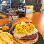 髙橋バーガー - 2025.12マンスリー  かぼちゃのクリームマッシュバーガー