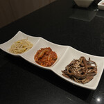 しゃぶしゃぶ すき焼き 焼肉　兜　奥座 - 