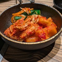 焼肉 ジャンボ はなれ - キムチ盛り合わせ