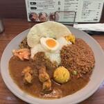 FISH 丸の内店 - チキン、キーマカレー