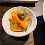 和牛焼肉 牛源 - ◯煮物
大根、人参が甘みシッカリ目な顆粒出汁な醤油味で
柔らかく煮られていて美味しい