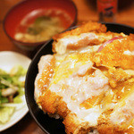 お肉と神戸野菜とワインとチーズ TOROROSSO - 大村屋のカツ丼　Ｍサイズ