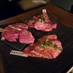 焼肉薩摩ホルモン舗 - 特選和牛赤身盛り