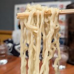 舟場 - 最後まで美味しい中太麺