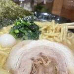 横浜家系ラーメン春吉家 - い、いくわよっ