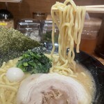 横浜家系ラーメン春吉家 - あ、あれ短い