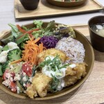 鳥〇食堂×タニタカフェ - 