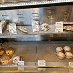 NILS BAKERY - 冷蔵コーナーは品薄