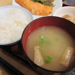 ひよの - ご飯、味噌汁