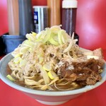 ラーメン 富士丸 - やー、麺がパンパンに入ってる分、こんもりしてるねー