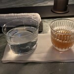 CANES & TALES - お水とウェルカムドリンク