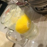 ホルモン・焼肉　8 hachi  - レモンサワーはレモンたっぷり！！