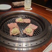 士士 - 