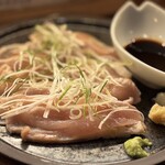 焼鳥 かもしや - たたき、九州醤油が良く合う