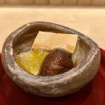 日本料理 かしづき - ほうじ茶プリン
      丹波栗渋皮煮、紅マドンナ