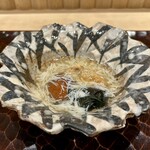 日本料理 かしづき - 海老芋、飛騨なめこ、金時草の蟹あんかけ