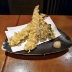 十割手打ちそば 美蕎 - ドン！と主役の海老さん鎮座