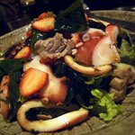 料理小説集 Lennon’s BAR - 蛸とマグロのスジのソテーのシーフードサラダ。イチゴが隠し味。