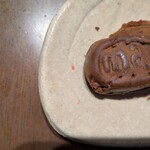 奥の細道菓子処 三万石 郡山本店 - 取り出す時に割れてしまった