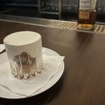 大阪ステーションホテル　メイン バー - こちらが大人のパフェでした。大きすぎず、ロックグラス位のサイズで軽く1人でもいただける位の大きさです。