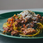 パスタ フレスカ ダンメン - 08_とろとろ牛スジ肉のラグー チーズ添え 七味風味