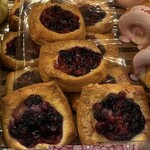 神戸屋 - ３種のベリーデニッシュ ¥350