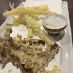 卯屋 - 根曲り竹とエノキの天ぷら