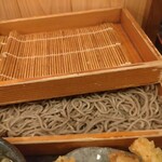 そば処 一庵 - 大盛だともう一枚