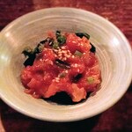 立呑み 浅草 洒落者 - カレイの縁側ユッケ