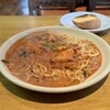 サンタフェ - トマトクリームソース(ベーコン、エビ、ほうれん草)