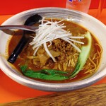 とんとん餃子 華苑飯店 - 汁なし担担麺