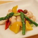 Raifu Ichiba - ぷりぷり海老と季節の野菜を炒めました。