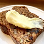 アリー コーヒー - 10月下旬。続けてのアリーになりましたが、是非にとお誘いし、念願のキャロットケーキ！付き合ってくれた友達に感謝です。