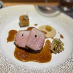 しまなみふれんち Murakami - ✣岩城島 レモンポーク 発酵レモン✨️
      しっとり柔らかく爽やかなレモンポーク(*´ч`*)
      シェア出来るように2切れに切り分けて
      下さいました(*´ω｀人)•*¨*•.¸¸♬︎