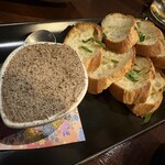 人形町バル 雄 - 定番！鶏レバーペースト＆バゲット