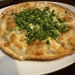 人形町バル 雄 - シラスとネギとレモンのピザ