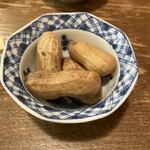 たらふくちゃん - お通し この日は茹で落花生