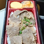 肉の森田屋 - 肉分厚く、後掛けのタレ旨し