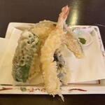 蕎麦処 くに作 - 天ぷら蕎麦(海老と野菜)　¥2000