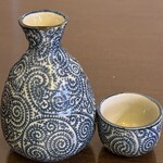 蕎麦処 くに作 - 初孫　一徹　熱燗　一合　¥900