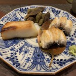う越貞 - 焼き物二種 真魚鰹の味噌漬け、有明の海鰻、丹波黒枝豆