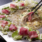 たじ牛 - 料理写真:名物”炊き肉鍋”