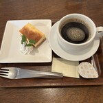 パスタヤ - チーズケーキ、ホットコーヒー