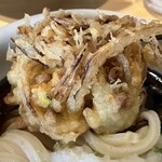 茶ぶ釜 - 納豆かき揚げのアップ