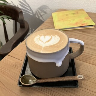 &ROe coffee latte stand_1